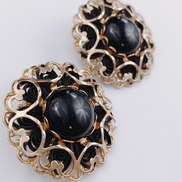 VTG Mid Century Clip On Earrings Gold Tone Filigree Black Cabochons 1950s - Picture 4 of 11